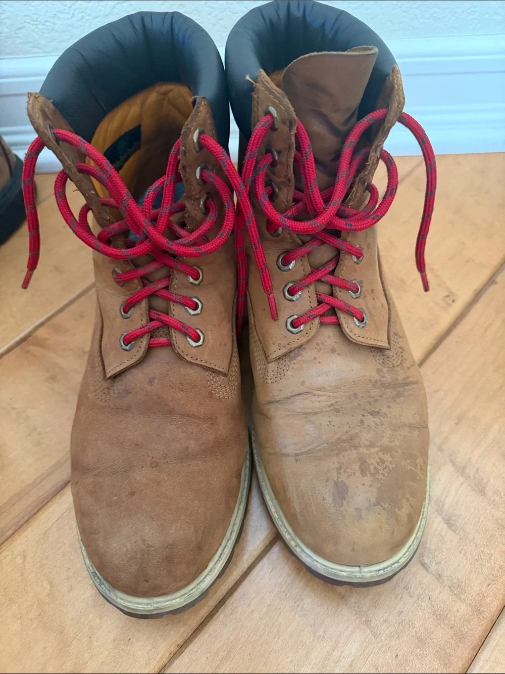 Timberland Wheat Brown Leather Boot with Red Laces